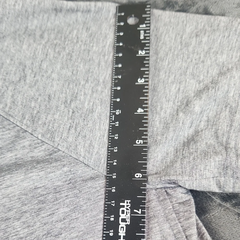 Tek Gear, On The Go Gear, Gray Cat Print Shirt Small